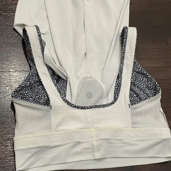 Lululemon Run Times Tank Top - Size 6 - Picture 11 of 15